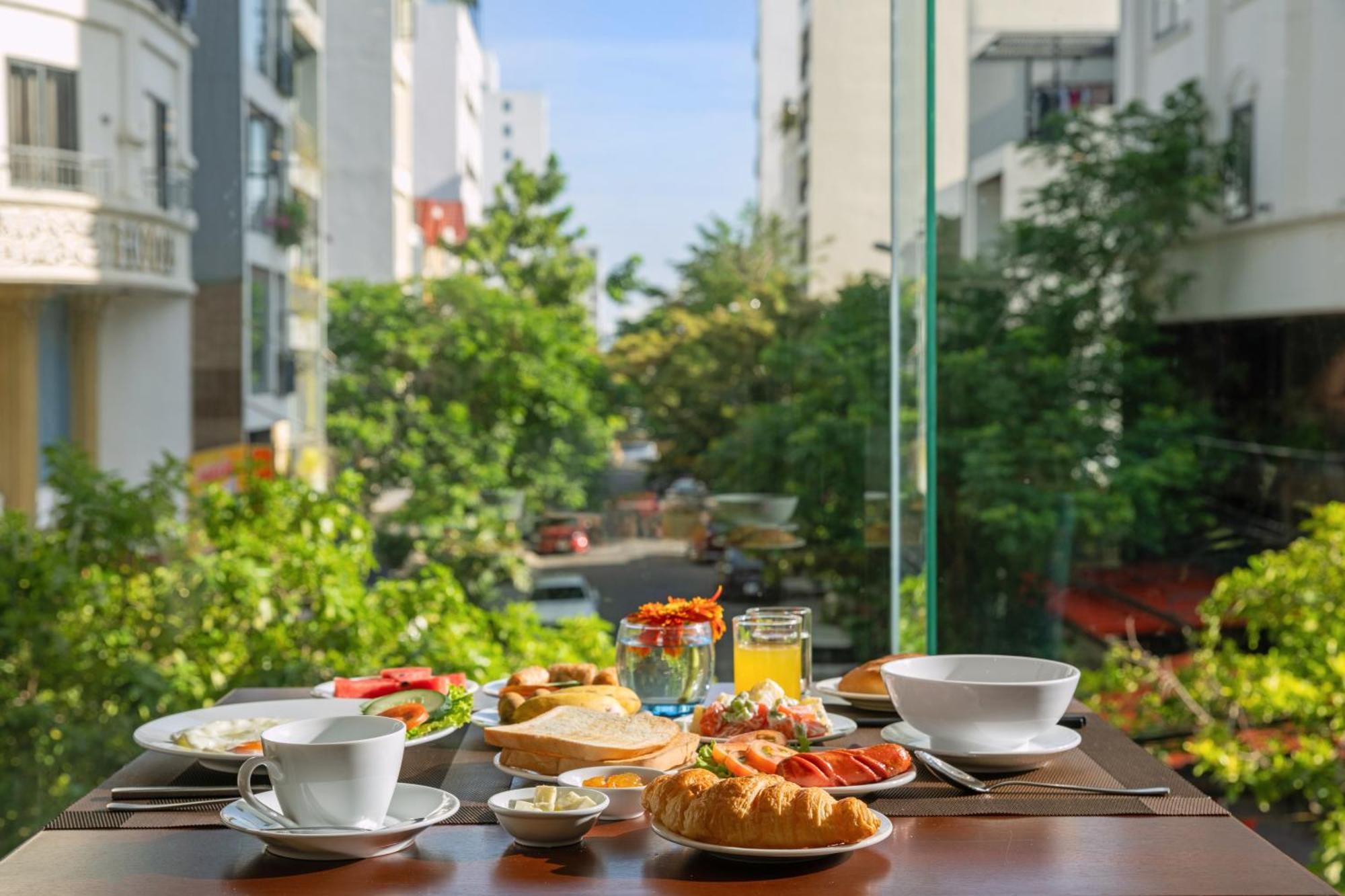 Aria Grand Hotel & Spa Da Nang Exterior photo